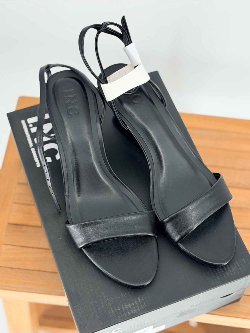 New Women’s ZELDAAP INC International Concepts Black Slingback Sandals SIZE 9M